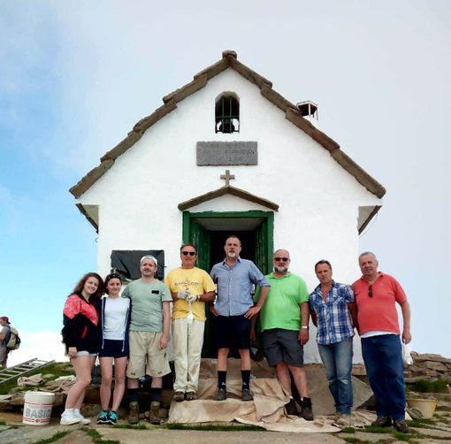 Biella: Restauri e mani di vernice alla Chiesetta degli Alpini sul Monte Camino FOTOGALLERY
