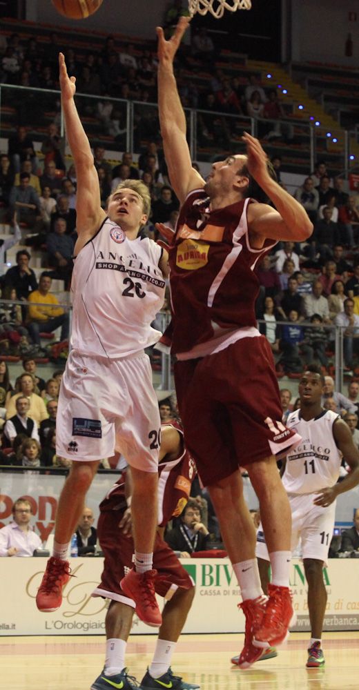 Basket - Hollis sfiora la partita perfetta FOTOGALLERY
