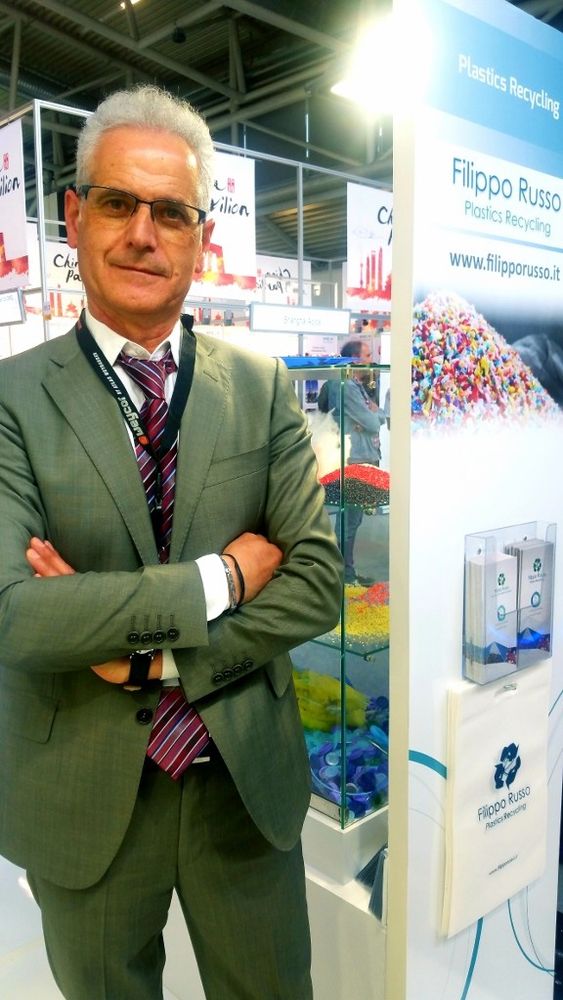 L’era della plastica, Filippo Russo: “Non liberiamocene, trasformiamola”