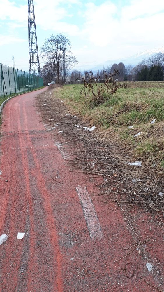 "Degrado e sporcizia. Chi sono i preposti alla manutenzione?" Una lettrice scrive