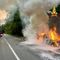 A fuoco un’auto sulla Settimo Vittone, è andata completamente distrutta (foto di Mattia Baù per newsbiella.it e Vigili del Fuoco Biella) A fuoco un’auto sulla Settimo Vittone, è andata completamente distrutta (foto di Mattia Baù per newsbiella.it e Vigili del Fuoco Biella)