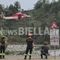 Biella, sei giovani bloccati dalla piena improvvisa del torrente Cervo: tratti in salvo dal Drago dei Vigili del Fuoco (servizio di Mauro Benedetti per newsbiella.it) Biella, sei giovani bloccati dalla piena improvvisa del torrente Cervo: tratti in salvo dal Drago dei Vigili del Fuoco (servizio di Mauro Benedetti per newsbiella.it)