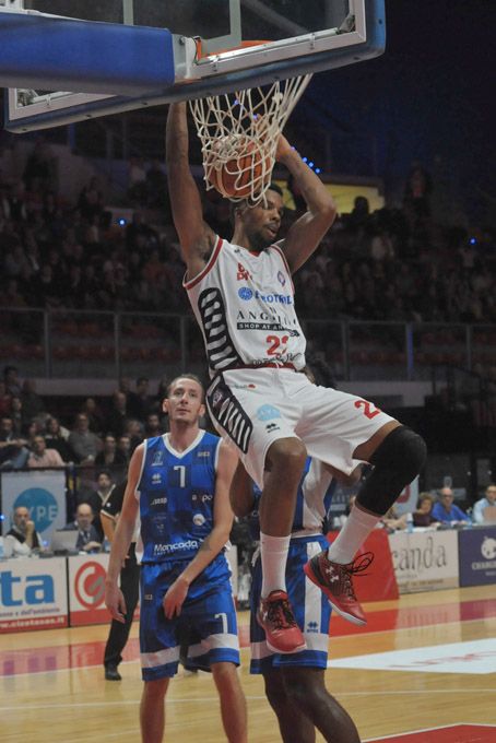 Mattia Udom nel match di andata contro Agrigento Mattia Udom nel match di andata contro Agrigento