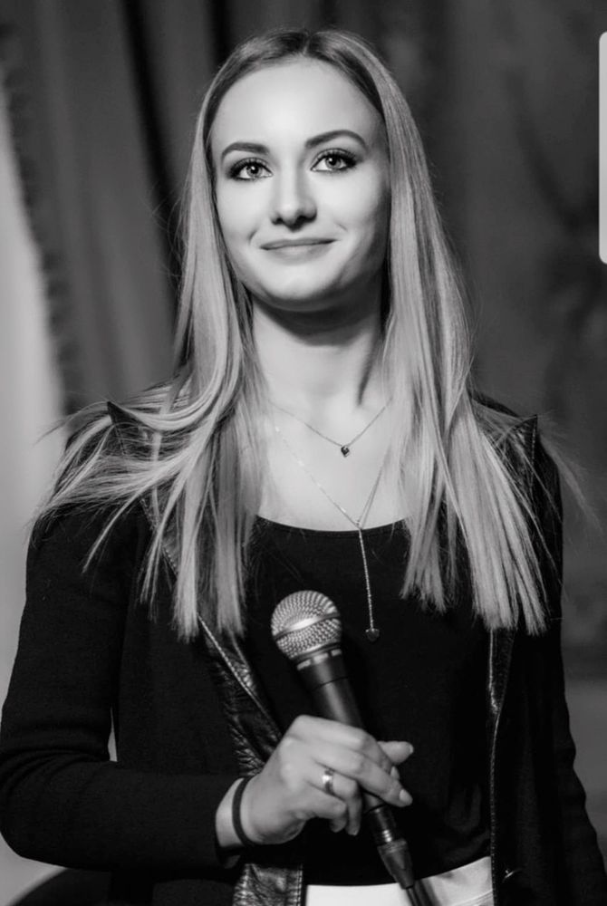 Giulia Botta, giovane cantante del panorama musicale biellese e non solo. L'intervista Giulia Botta, giovane cantante del panorama musicale biellese e non solo. L'intervista