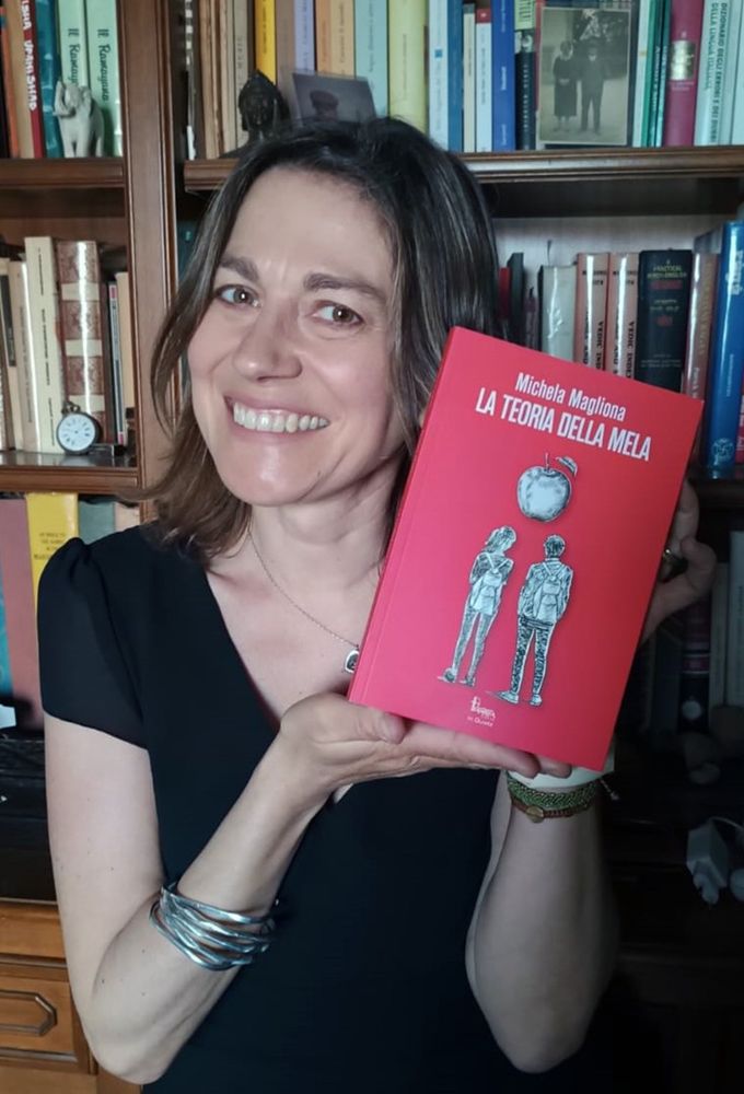 “Su Nuraghe” e libreria “Giovannacci” presentano a Biella “La teoria della mela” di Michela Magliona