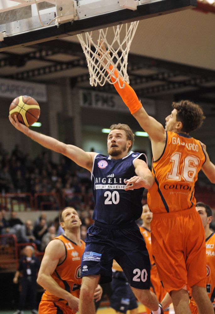 Basket - La sfida tra Angelico e Jesi in cifre