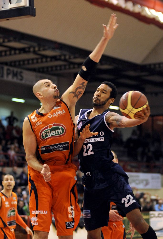 Basket - Biella ospita Jesi nella rincorsa ai play off