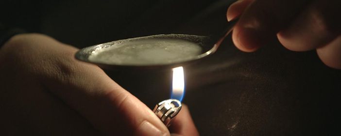 Fermato dalle Fiamme Gialle con droga e pistola