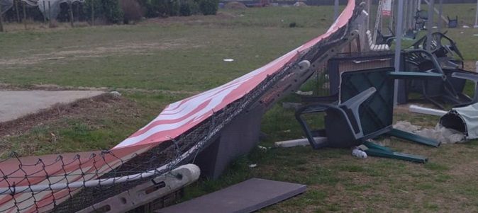 Danneggiato il centro sportivo cinofilo di Gifflenga. Il presidente Cristina Balconi: "Gesto da vigliacchi"