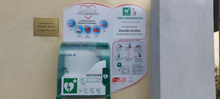 Torrazzo,  un defibrillatore in memoria dell'ex Sindaco Davide Acotto - Foto Comune Torrazzo