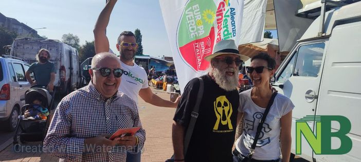 Filoni e Broglia al mercato a Biella con Giobbe Covatta Filoni e Broglia al mercato a Biella con Giobbe Covatta