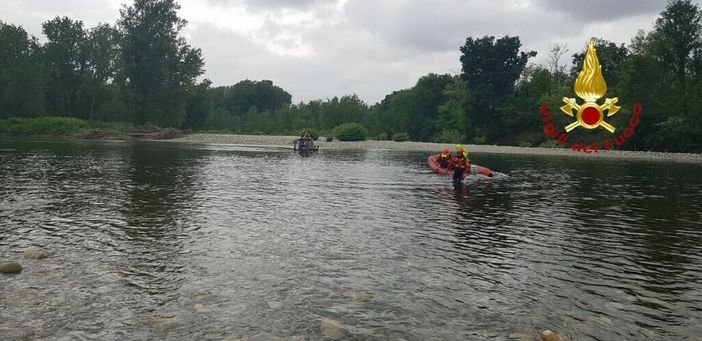 Finisce in tragedia il bagno nelle acque della Sesia, dolore per la morte del 12enne Finisce in tragedia il bagno nelle acque della Sesia, dolore per la morte del 12enne