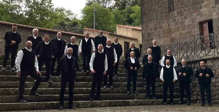 Il coro “Genzianella Città di Biella" e "Coro di Bonarcado" Il coro “Genzianella Città di Biella" e "Coro di Bonarcado"