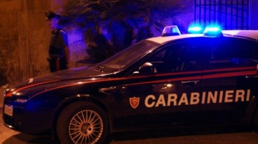 Biella, parlano alle 3 di notte ad alta voce: residenti chiamano i Carabinieri
