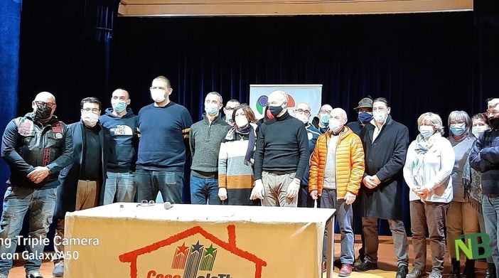 Gaglianico: mercatini, esercitazioni delle forze dell'ordine, giochi per bambini, musica, cultura e sport per aiutare Telethon, foto Studio Fighera Gaglianico: mercatini, esercitazioni delle forze dell'ordine, giochi per bambini, musica, cultura e sport per aiutare Telethon, foto Studio Fighera