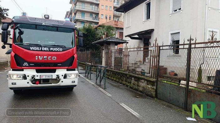 Gaglianico, casa inagibile a seguito dell'incendio   (foto di Mattia Baù e Vigili del Fuoco)