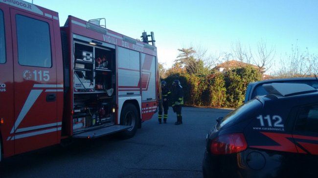 Palo divelto in rotonda a Mongrando: Vigili del Fuoco sul posto per la sicurezza stradale, foto archivio