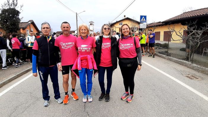 Gifflenga corre per la ricerca: oltre 300 partecipanti a "Just the woman I am" - Foto e video di Zinga Power.