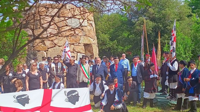 Alcuni momenti della cerimonia a Nuraghe Chervu