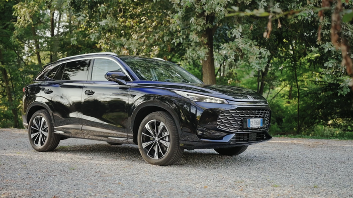 Nuova MG HS Ibrida: il SUV ibrido che sorprende. Ecco le prime impressioni Nuova MG HS Ibrida: il SUV ibrido che sorprende. Ecco le prime impressioni