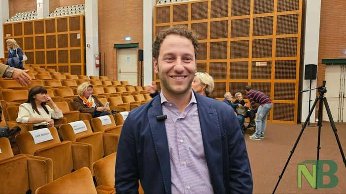 Elia Milani, voce di Mediaset cresciuto a Biella, racconta la vita da inviato di guerra Elia Milani, voce di Mediaset cresciuto a Biella, racconta la vita da inviato di guerra