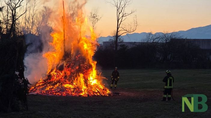 Valdengo celebra l'Epifania, l'accensione del falò propiziatorio - Foto di Catia Ciccarelli