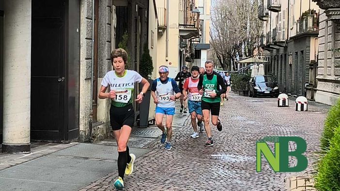 Biella, 8ª Karneval Run da record: oltre 350 partecipanti tra gara competitiva e scuole FOTO e VIDEO Riccardo Tosi per newsbiella.it