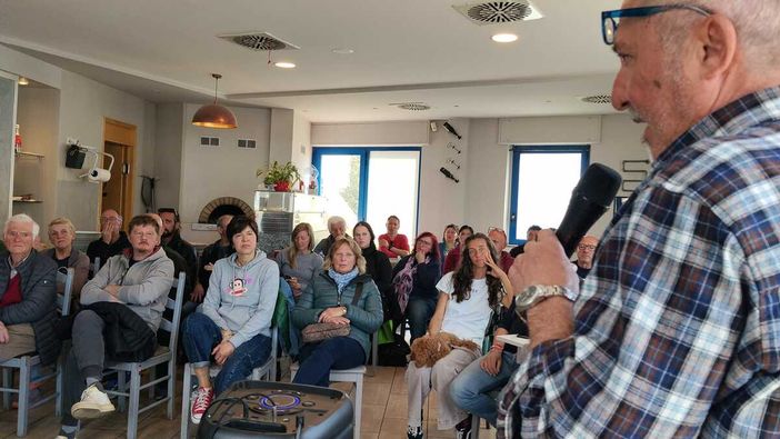 Piazza Falcone, ambulanti contro il Comune: “No allo spostamento per il Concertozzo” Piazza Falcone, ambulanti contro il Comune: “No allo spostamento per il Concertozzo”