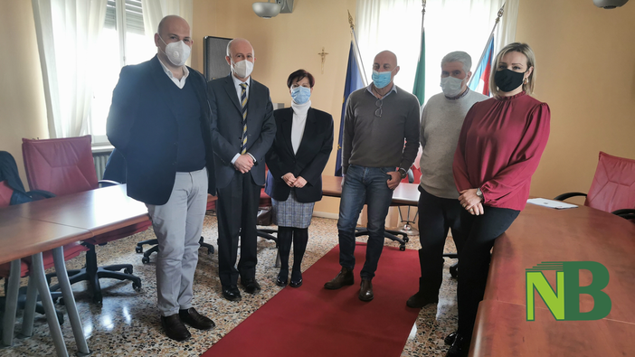 Salvatore Tramontano di Cipe, l'ingegnere Paolo Oliaro, il sindaco Katia Giordani, il tecnico Natalino Zanin, l'assessore Edoardo Raffagnato e la vice del primo cittadino Vincenza Quaderno