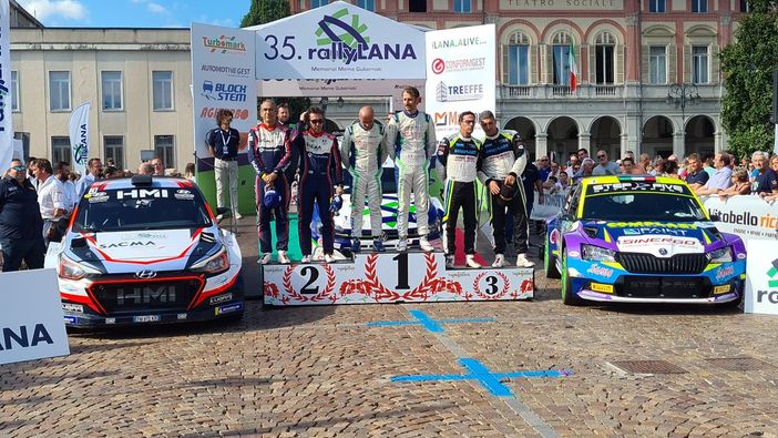 Rally Lana 2022, la festa di Corrado Pinzano in Piazza Martiri - Foto Catia Ciccarelli