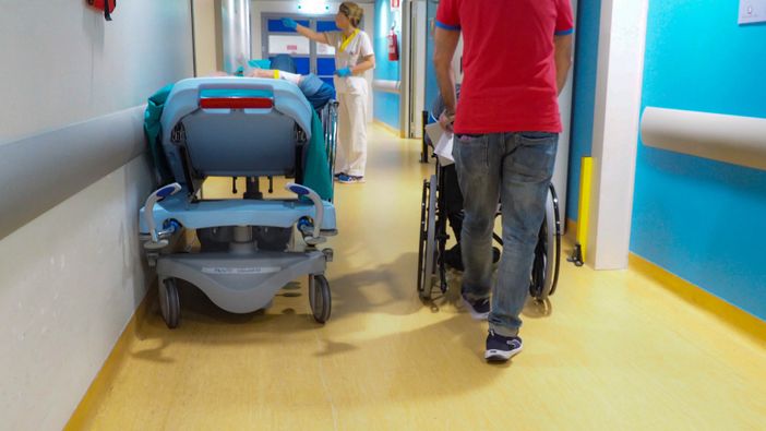 Il Pronto Soccorso risponde ai famigliari dell'88enne: "Dopo una caduta il dolore si focalizza solo nel tempo" Il Pronto Soccorso risponde ai famigliari dell'88enne: "Dopo una caduta il dolore si focalizza solo nel tempo"