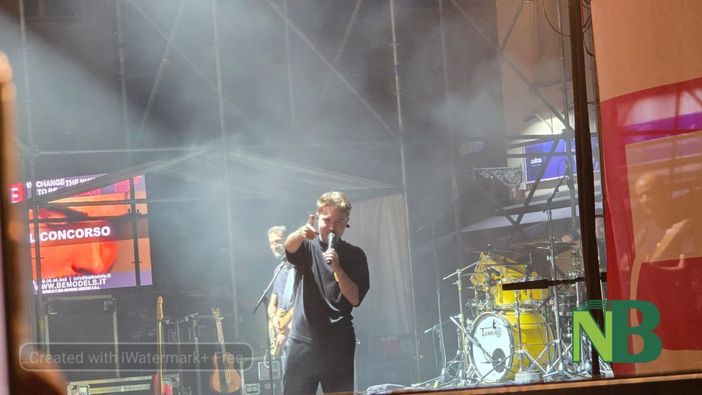 Varallo: l’Alpàa chiude col botto, tanti anche i biellesi presenti all'attesissimo concerto di Alfa FOTO e VIDEO