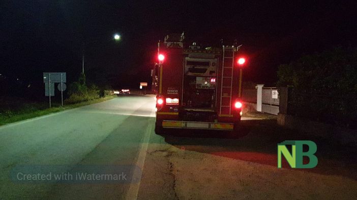Si ribalta, viene soccorso dai passanti, risale sull'auto ammaccata e sparisce. Carabinieri alla ricerca - foto Benedetti per newsbiella.it