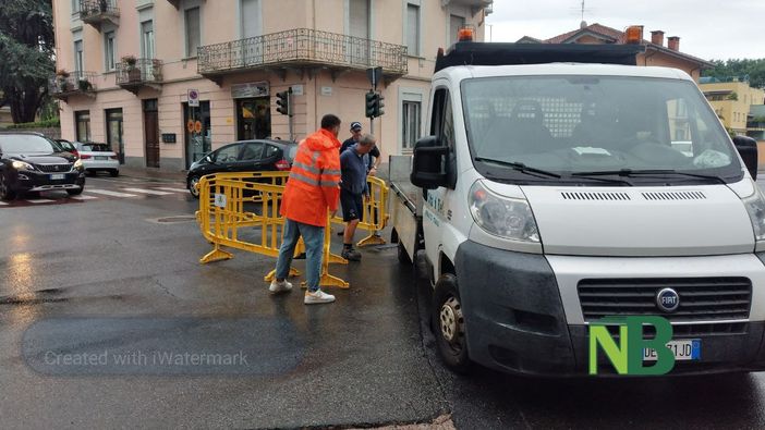 Biella: Cede la sede stradale, sopralluogo in corso