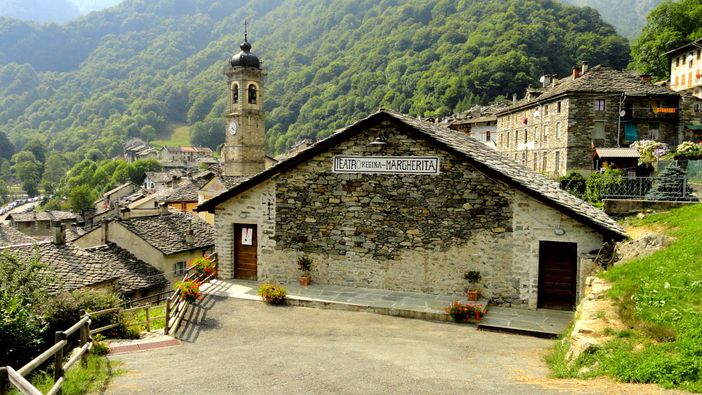 Piedicavallo: Al Regina Margherita premiazione logo biblioteca