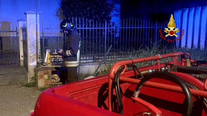 Ponderano: Fuoriuscita di gas da una colonnina, intervento dei Vigili del Fuoco