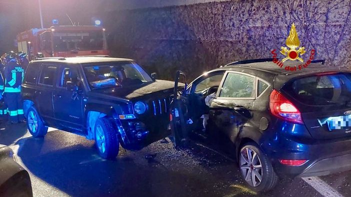 Incidente Valdilana nella notte di domenica, il conducente: "Mi sono sottoposto all'etilometro" Incidente Valdilana nella notte di domenica, il conducente: "Mi sono sottoposto all'etilometro"