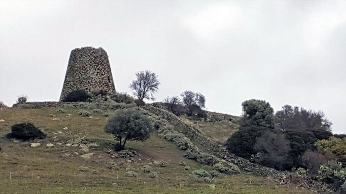 Lingua sarda in poesia tra sacralità, musica e danza Lingua sarda in poesia tra sacralità, musica e danza