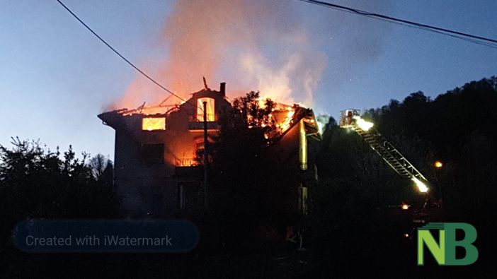 Pavignano, casa avvolta dalle fiamme in strada Bellavista