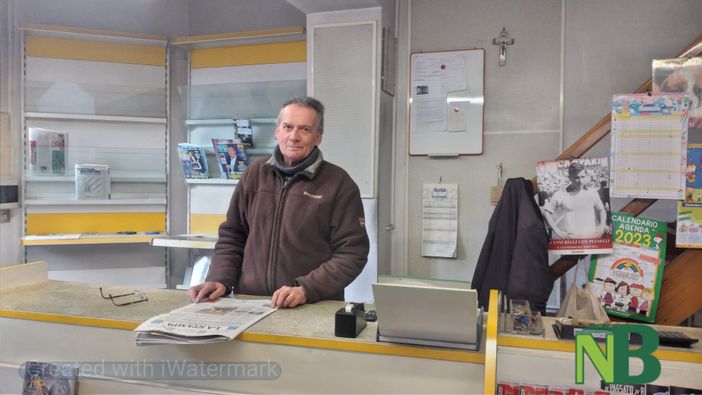 Chiude l'edicola di via Rosazza a Chiavazza. Vittoriano: “Mi mancherà il contatto con il pubblico”