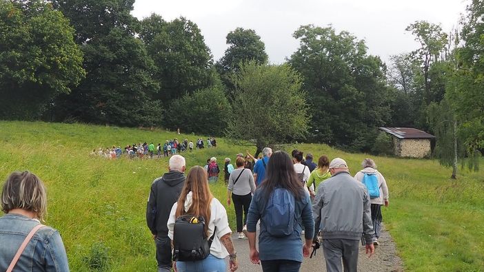 Prevenzione del Suicidio, grande partecipazione alla camminata “Un passo alla volta… insieme” a Valdilana FOTO