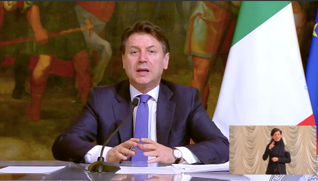 Conte firma un nuovo Decreto: "Subito 4,3 miliardi ai Comuni. I sindaci potranno aiutare i bisognosi"
