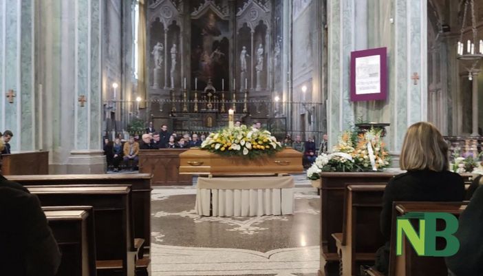 L'abbraccio del Duomo a Massimo Marchi, FOTO Giacomo Chiarini per newsbiella.it L'abbraccio del Duomo a Massimo Marchi, FOTO Giacomo Chiarini per newsbiella.it