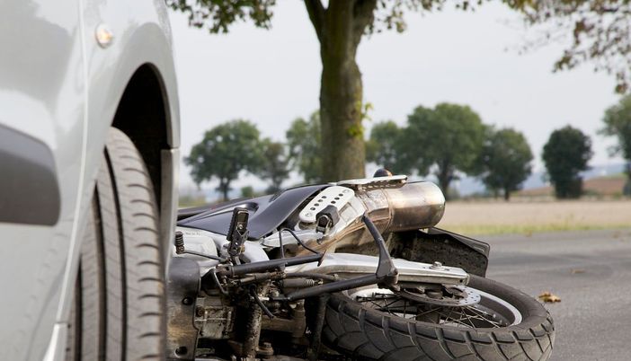 Graglia: Moto contro furgone, ferito in codice verde - Foto di repertorio Graglia: Moto contro furgone, ferito in codice verde - Foto di repertorio