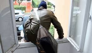 Furto a Dorzano: asportati contanti e monili in oro - Foto di repertorio