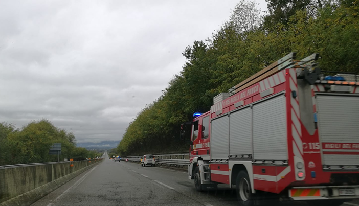 Maltempo: Detriti su tubo di scolo, acqua in superstrada e traffico rallentato