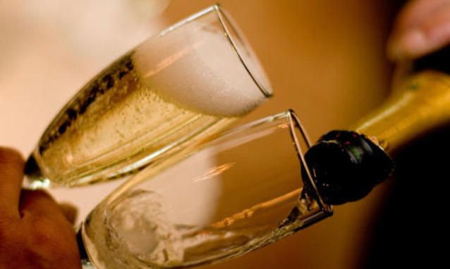 Coldiretti: Per capodanno boom di bollicine e agriturismo made in Piemonte