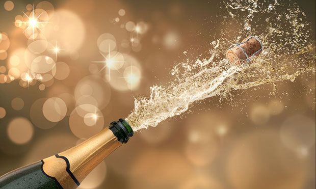 Stappando lo spumante si può commettere un reato Stappando lo spumante si può commettere un reato