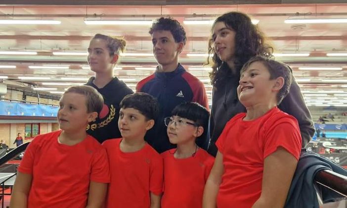 Gli atleti del TT Biella a Verzuolo con l'allenatore Adrian Panaite Gli atleti del TT Biella a Verzuolo con l'allenatore Adrian Panaite