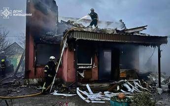 Ucraina-Russia, notte di fuoco su Kiev. Oggi Trump e Zelensky in call con i leader Ue Ucraina-Russia, notte di fuoco su Kiev. Oggi Trump e Zelensky in call con i leader Ue